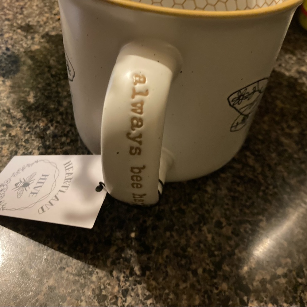 Honeycomb Bee Mug”Always Bee Happy” 🐝 Heartland Hive - Picture 2 of 4